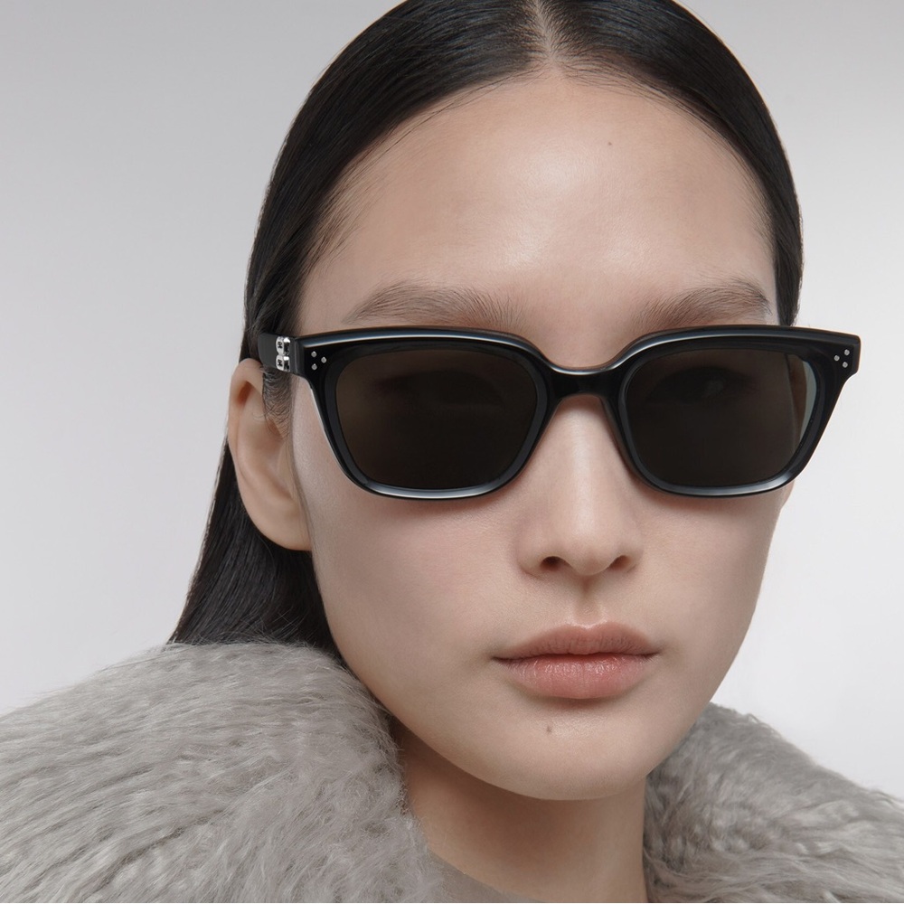 GENTLE MONSTER “MUSEE 01” Sunglasses in Black